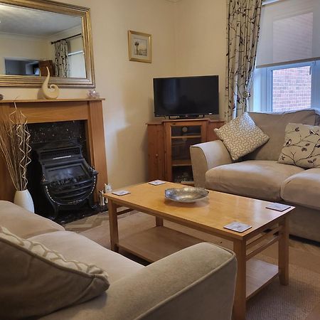 Villa Grayz Townhouse - Free Onsite Parking For 2 Cars Lincoln Exterior foto