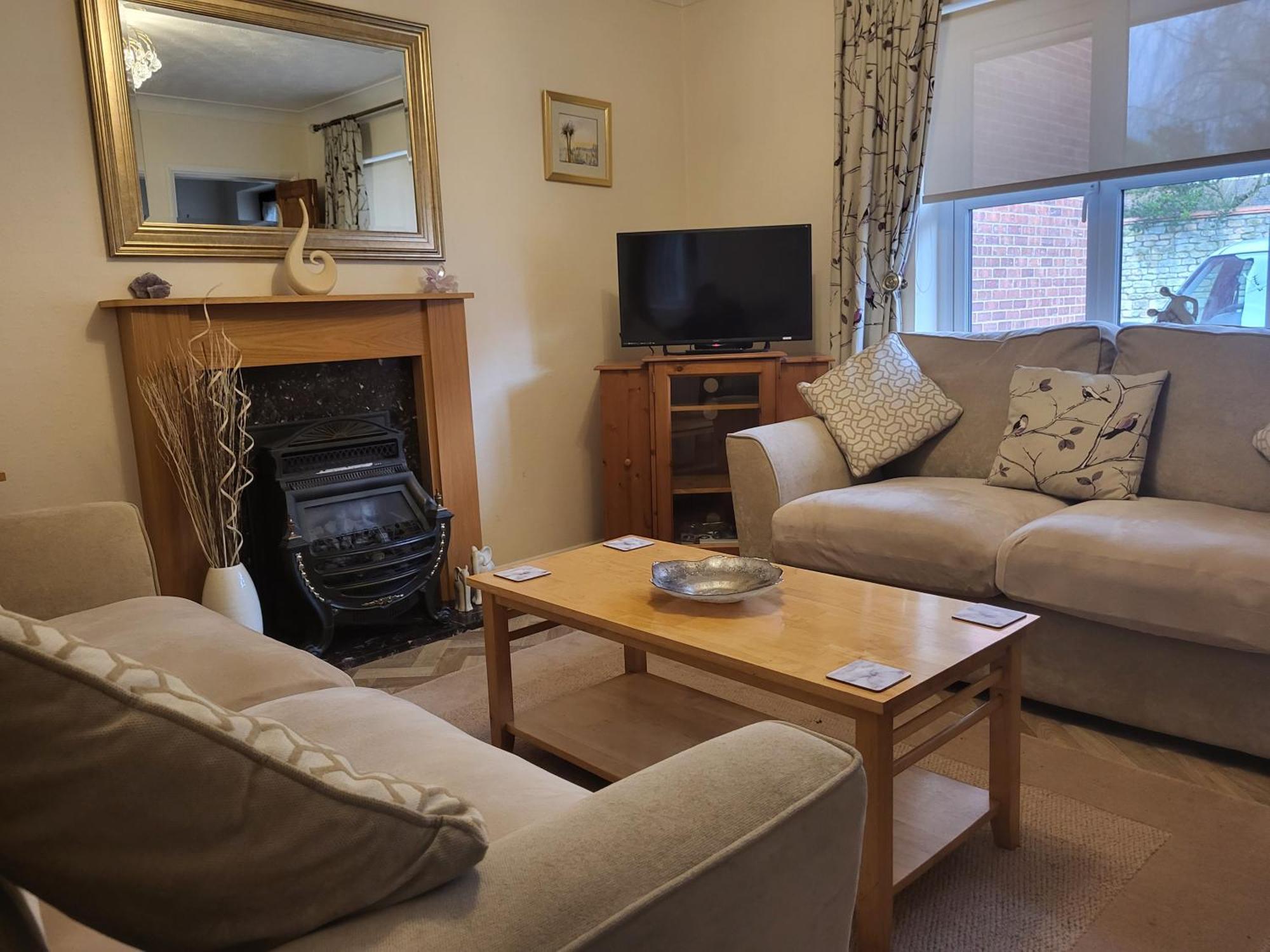 Villa Grayz Townhouse - Free Onsite Parking For 2 Cars Lincoln Exterior foto
