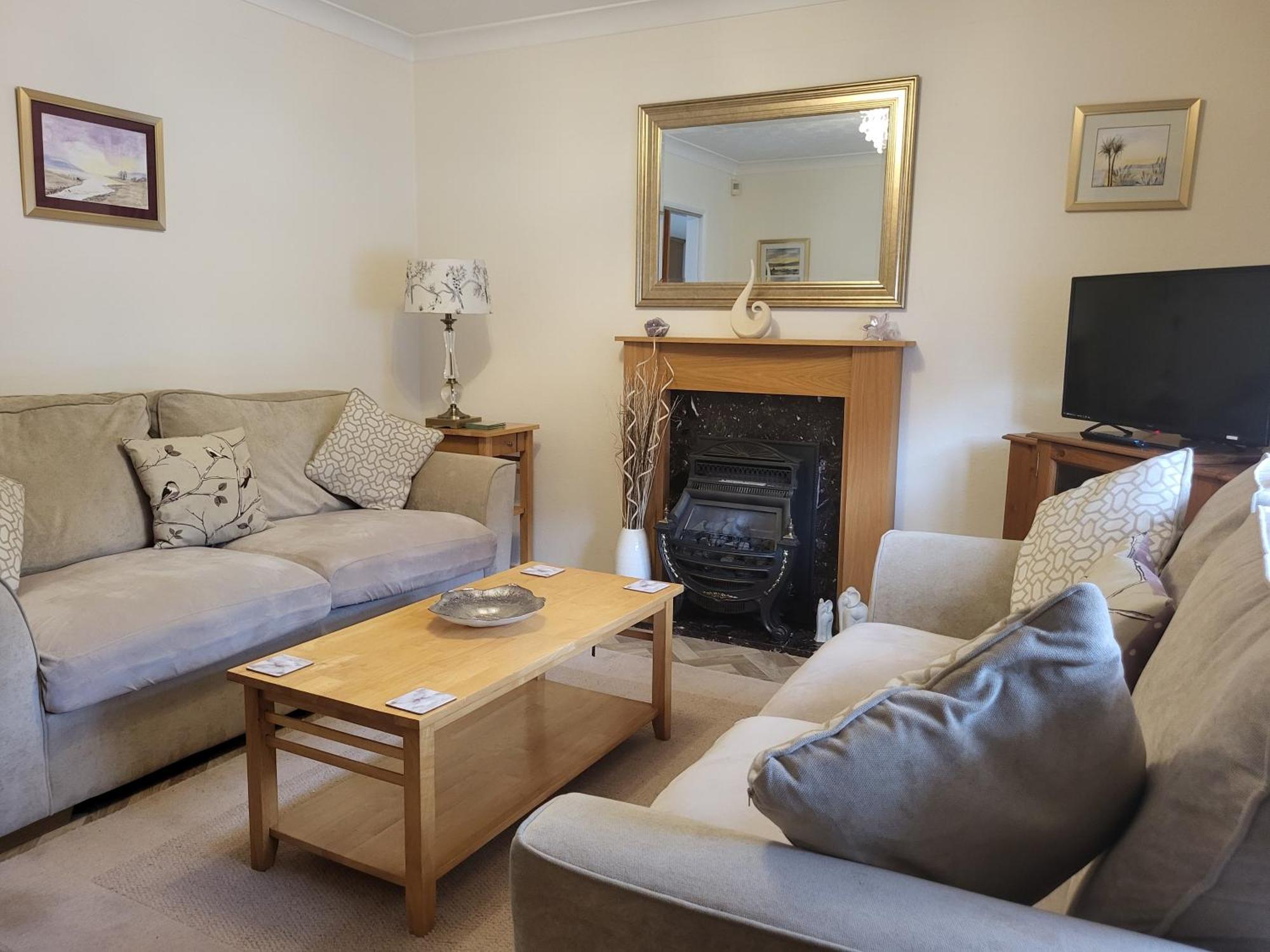 Villa Grayz Townhouse - Free Onsite Parking For 2 Cars Lincoln Exterior foto